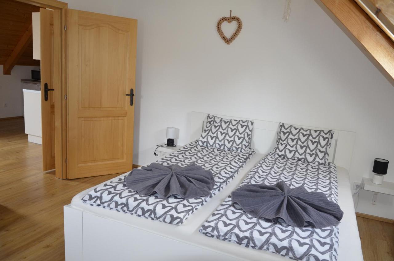 Apartmány u vlčích jam Petrovice Exterior foto
