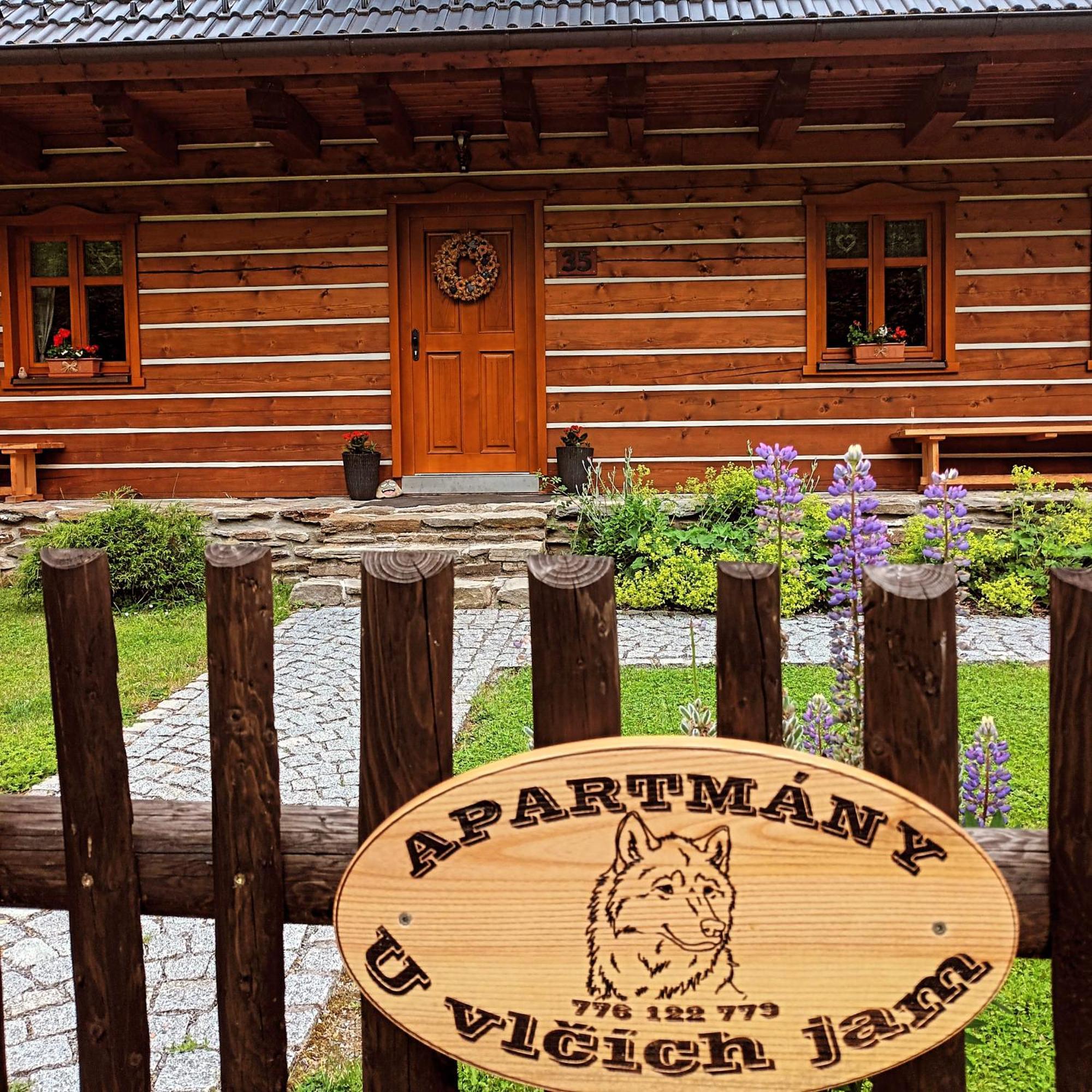 Apartmány u vlčích jam Petrovice Exterior foto